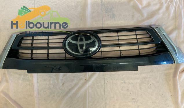 Grille Badge Toyota Hilux 2022